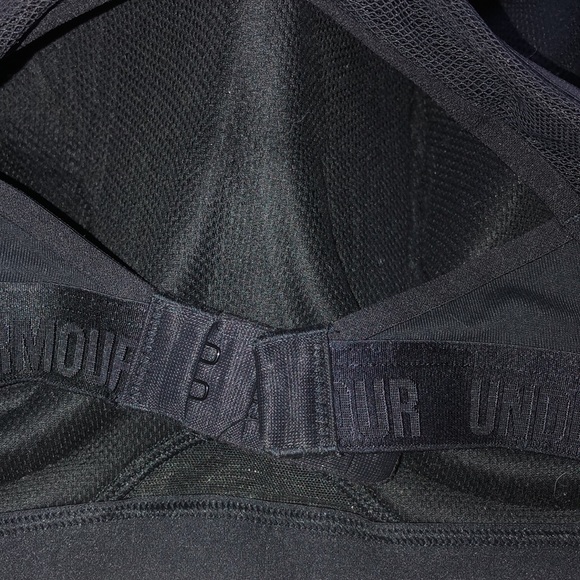 Under Armour sports bra with bra clasp and mesh racer back w/ padding, like new! - Picture 5 of 7